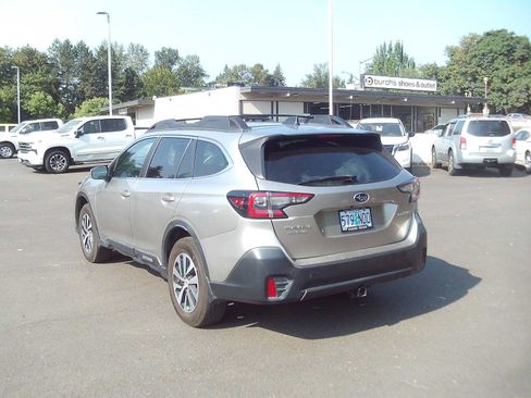 Used 2020 Subaru Outback Premium AWD/4WD image 3
