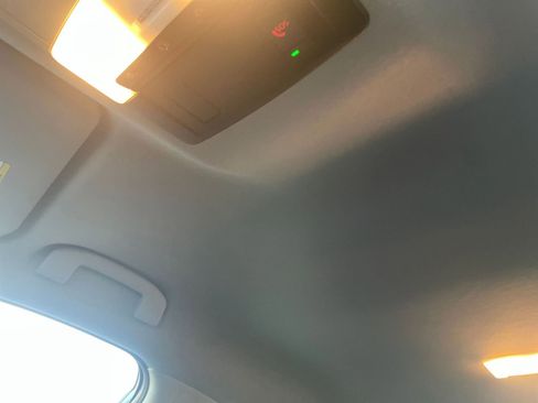 Used 2025 Nissan Sentra SV image 32