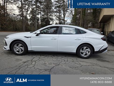 New 2025 Hyundai Sonata SE FWD image 3