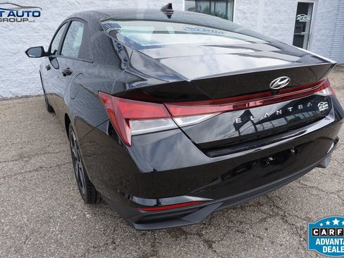 Used 2023 Hyundai Elantra SEL w/ Convenience Package FWD image 9