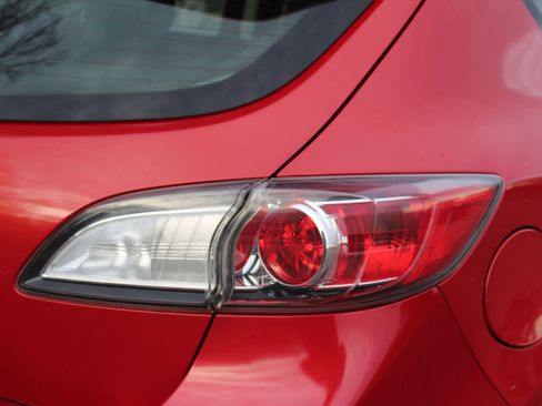 Used 2013 MAZDA MAZDA3 Touring image 34