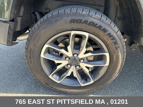 Used 2024 Jeep Wrangler Unlimited w/ Convenience Group AWD/4WD image 28