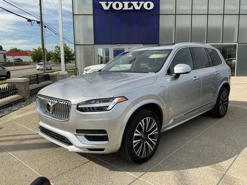 Used 2021 Volvo XC90 T8 Inscription Expression w/ Climate Package AWD/4WD image 2