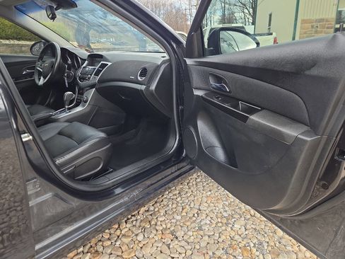 Used 2014 Chevrolet Cruze LT image 21