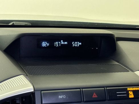 Used 2022 Subaru Ascent Premium w/ Convenience Package AWD/4WD image 22