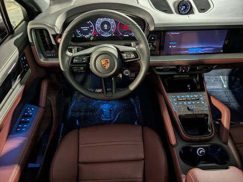 New 2026 Porsche Cayenne S image 6