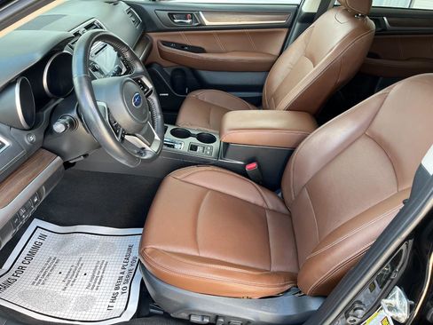 Used 2018 Subaru Outback 3.6R Touring AWD/4WD image 11