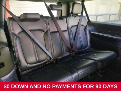 Used 2025 Jeep Wagoneer L Series II AWD/4WD image 29