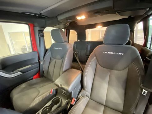 Used 2015 Jeep Wrangler Unlimited Rubicon w/ Max Tow Package AWD/4WD image 13