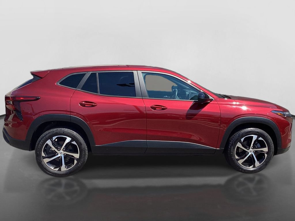 Used 2024 Chevrolet Trax RS FWD image 4