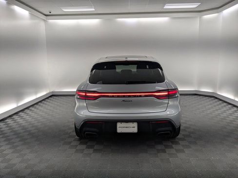 Certified 2025 Porsche Macan image 10