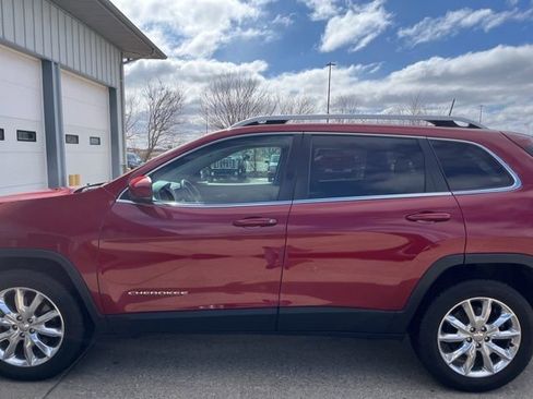 Used 2016 Jeep Cherokee Limited w/ Luxury Group image 8