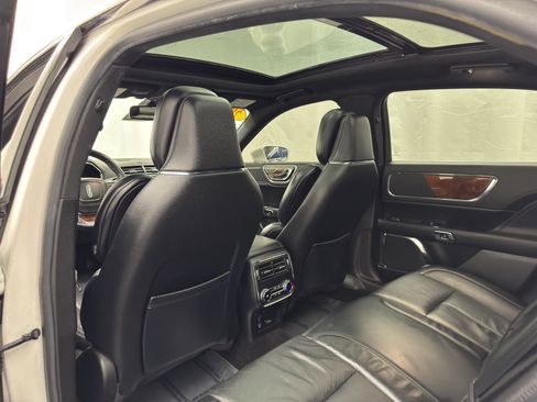 Used 2017 Lincoln Continental Reserve w/ Technology Package image 26