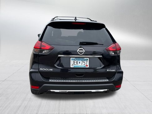 Used 2017 Nissan Rogue SV w/ Midnight Edition Package image 5