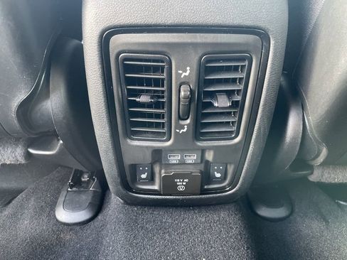 Used 2024 Dodge Durango GT AWD/4WD image 33
