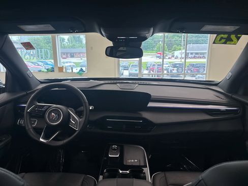 Used 2025 Buick Enclave Sport Touring w/ Power Package image 23