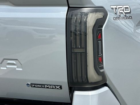 Used 2025 Toyota Tacoma TRD Off-Road w/ TRD Off Road Premium Package AWD/4WD image 25