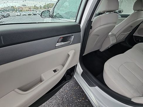 Used 2018 Hyundai Sonata SE image 33