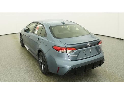Used 2026 Toyota Corolla SE w/ SE Premium Package FWD image 6