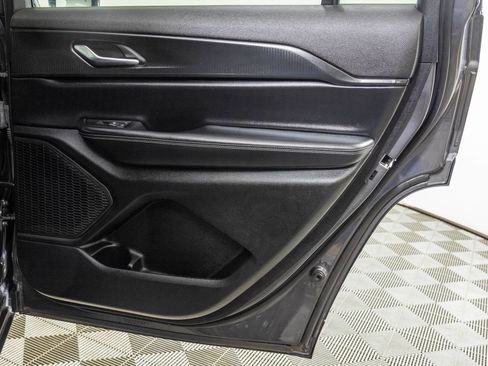 Used 2024 Jeep Grand Cherokee L Altitude image 45