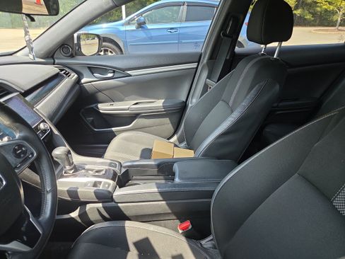 Used 2019 Honda Civic Sport image 9
