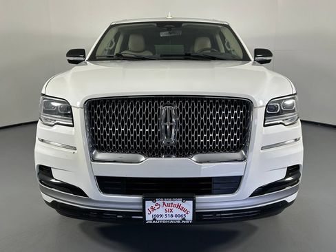Used 2023 Lincoln Navigator L Reserve AWD/4WD image 2