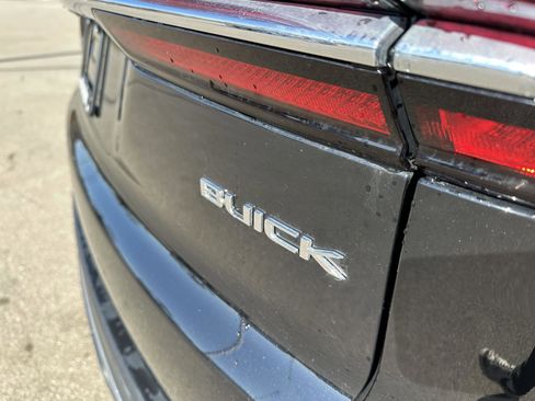 Used 2025 Buick Enclave Preferred image 6