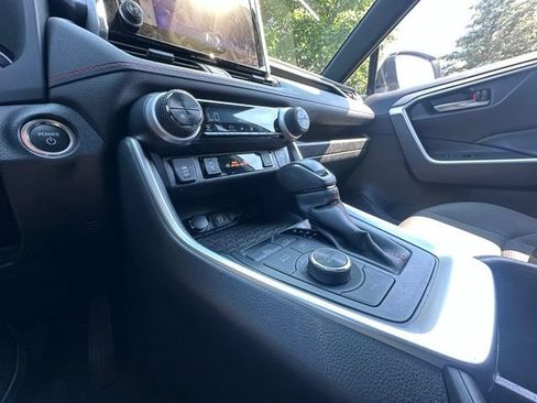 Used 2025 Toyota RAV4 SE AWD/4WD image 15