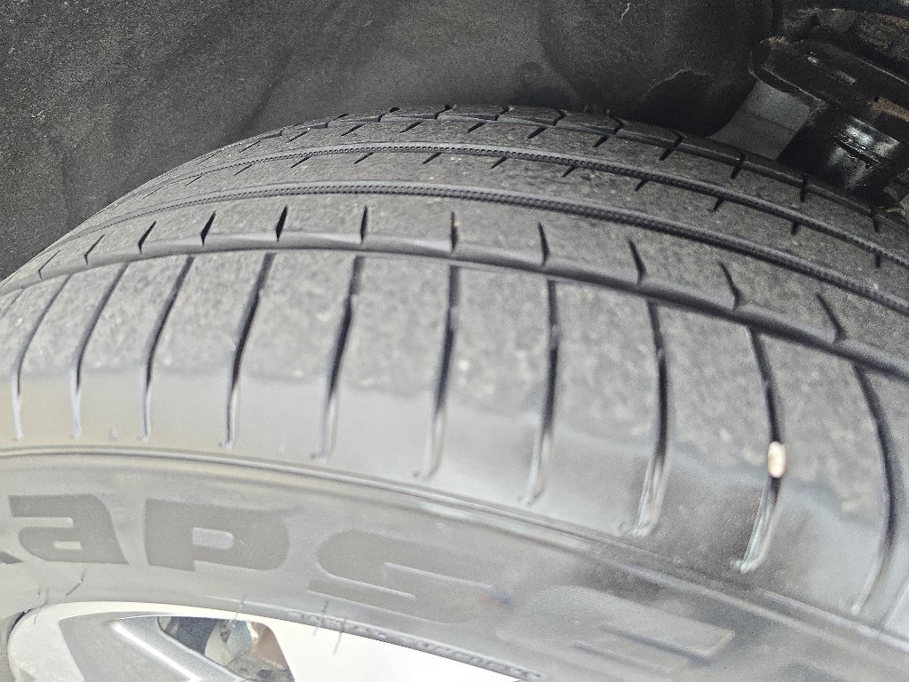 Used 2025 Ford Escape Platinum AWD/4WD image 31