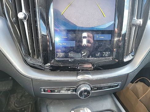 Used 2019 Volvo XC60 T6 Momentum w/ Multimedia Package image 29