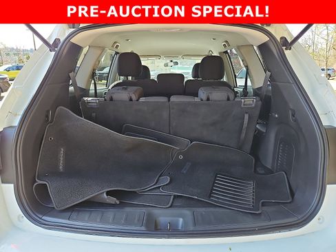 Used 2017 Nissan Pathfinder S AWD/4WD image 28