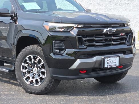 Used 2024 Chevrolet Colorado Z71 w/ Z71 Convenience Package 2 AWD/4WD image 2
