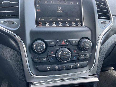 Certified 2018 Jeep Grand Cherokee Laredo image 35