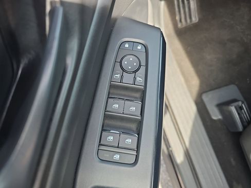 Used 2024 Nissan Pathfinder SV AWD/4WD image 14