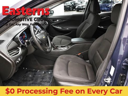 Used 2025 Chevrolet Malibu RS FWD image 13