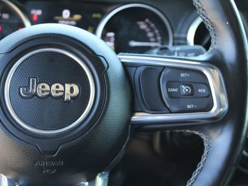 Used 2023 Jeep Wrangler Unlimited Sahara w/ Cold Weather Group AWD/4WD image 18