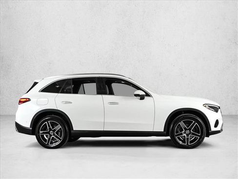 Used 2026 Mercedes-Benz GLC 300 4MATIC image 4