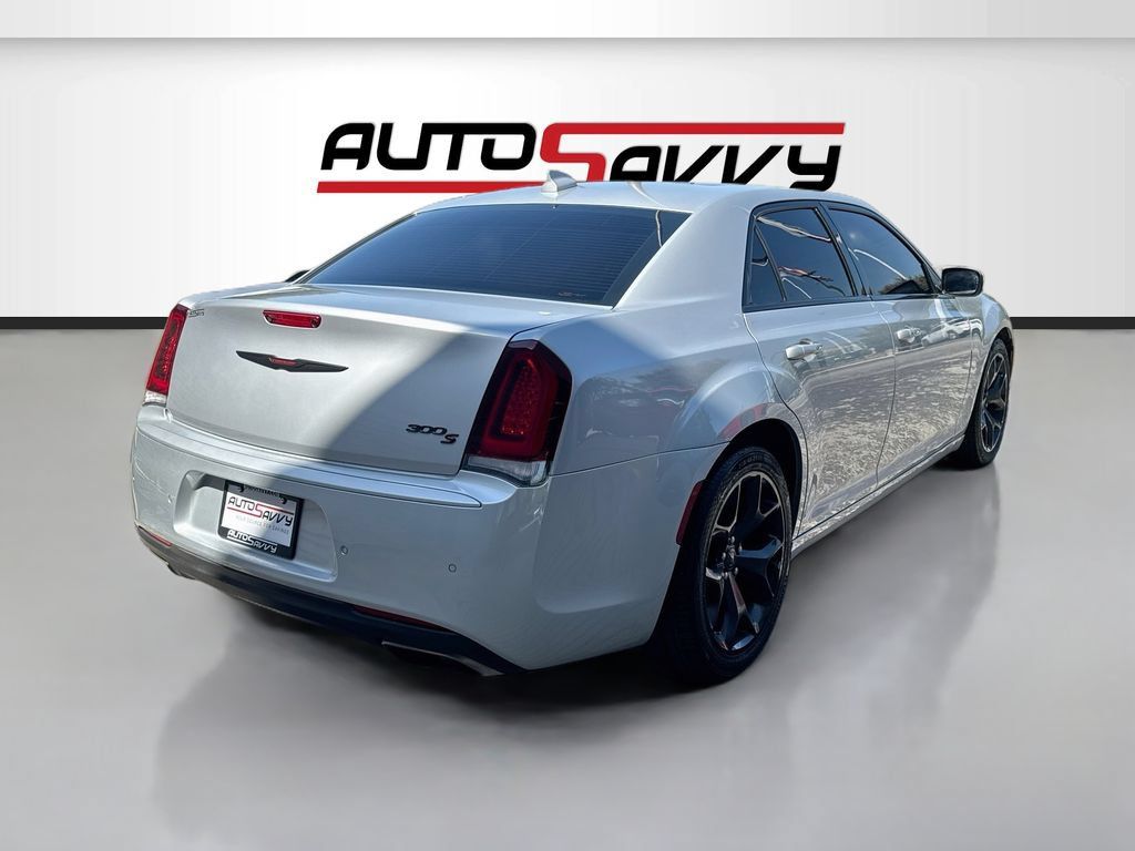Used 2022 Chrysler 300 S w/ Comfort Group RWD image 7