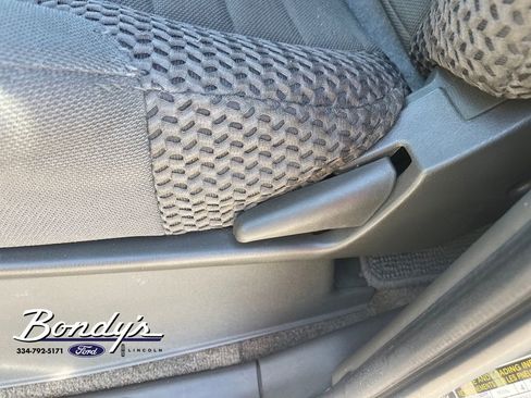 Used 2017 Nissan Frontier SV image 9