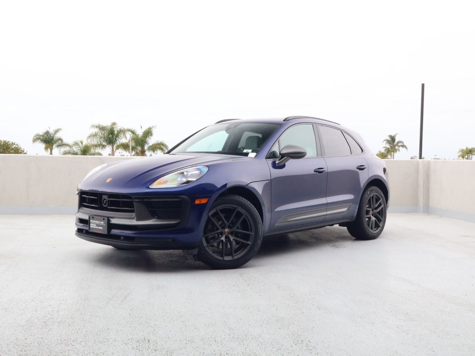 Certified 2023 Porsche Macan Turbo AWD/4WD image 1