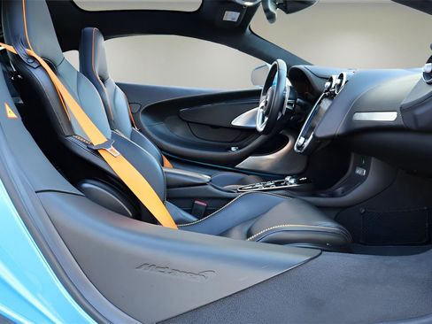 Used 2023 McLaren GT image 16