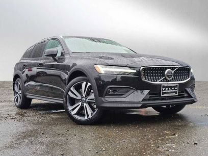 New 2026 Volvo V60 B5 Cross Country Plus w/ Climate Package