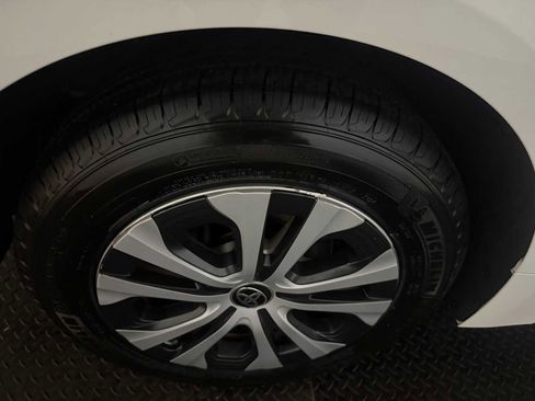 Used 2020 Toyota Corolla LE image 13