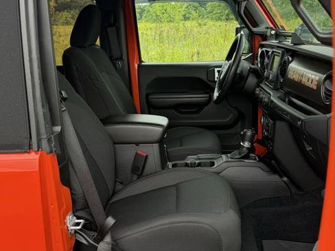 Used 2019 Jeep Wrangler Sport AWD/4WD image 22
