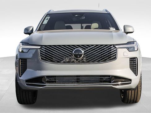 New 2026 Volvo XC90 T8 Plus w/ Protection Package AWD/4WD image 2