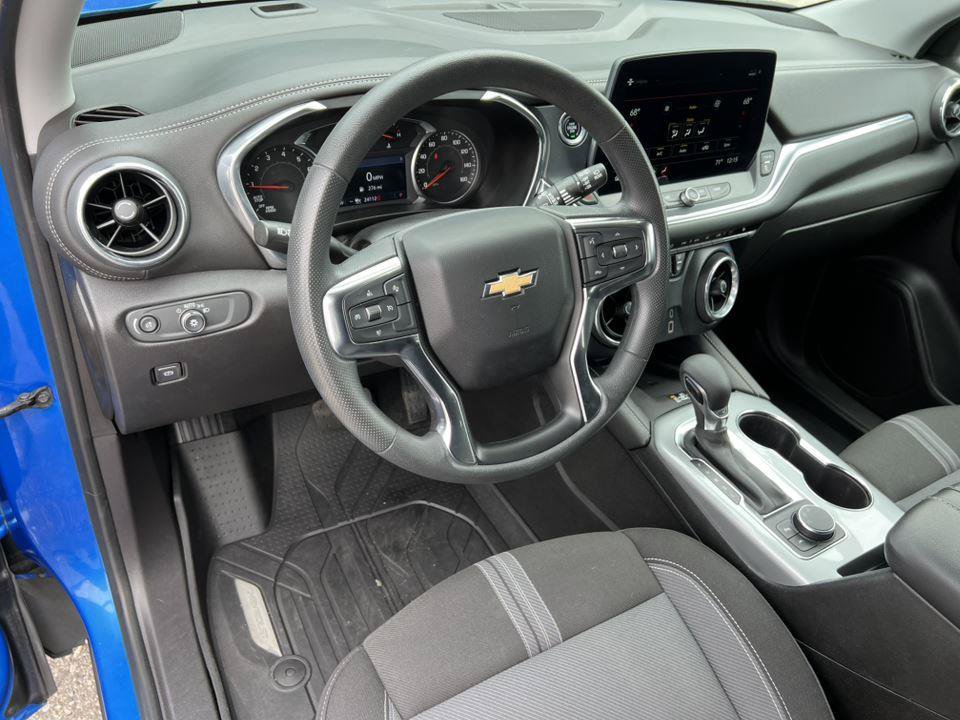 Used 2024 Chevrolet Blazer LT w/ Convenience Package FWD image 15