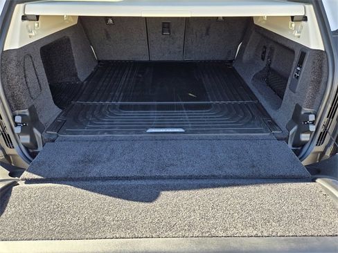 New 2025 Land Rover Range Rover SE image 21