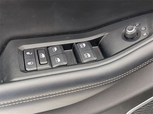 Used 2022 Jeep Grand Cherokee Limited 4xe image 16