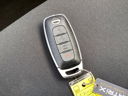 Used 2023 Nissan Versa SV image 31