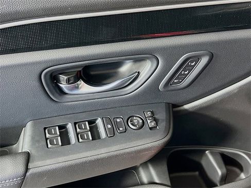 Used 2025 Honda Pilot Elite image 11